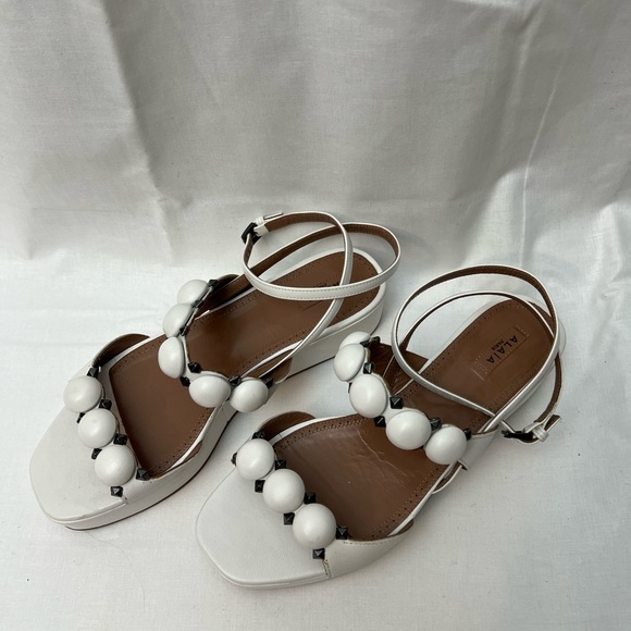 Alaïa Bombe Sandals - Picture 2 of 4